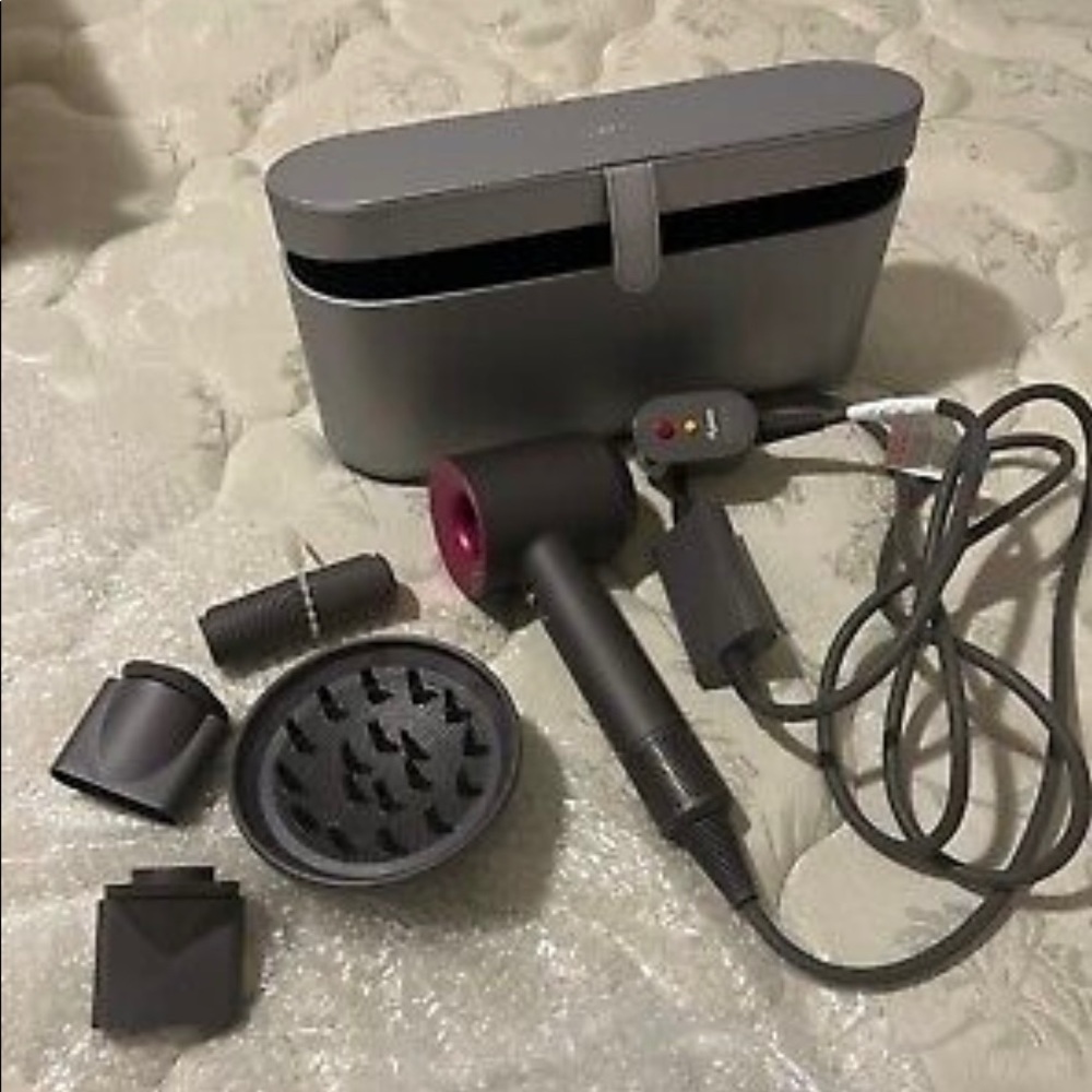 Dyson Supersonic Hair Dryer with (3) attachments & Leather Case-Pre-owned